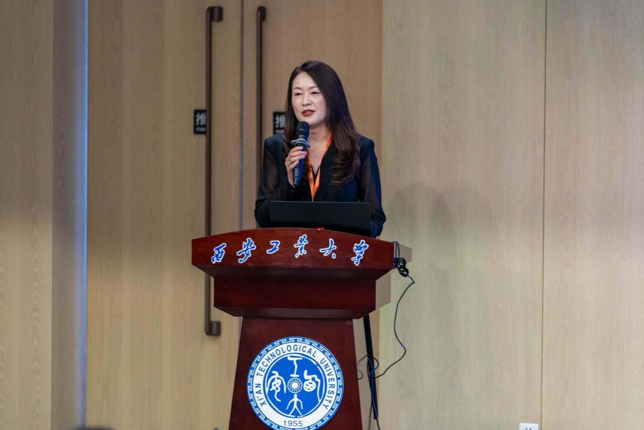 伟德国际1946官方网副校长闫莉教授致辞图