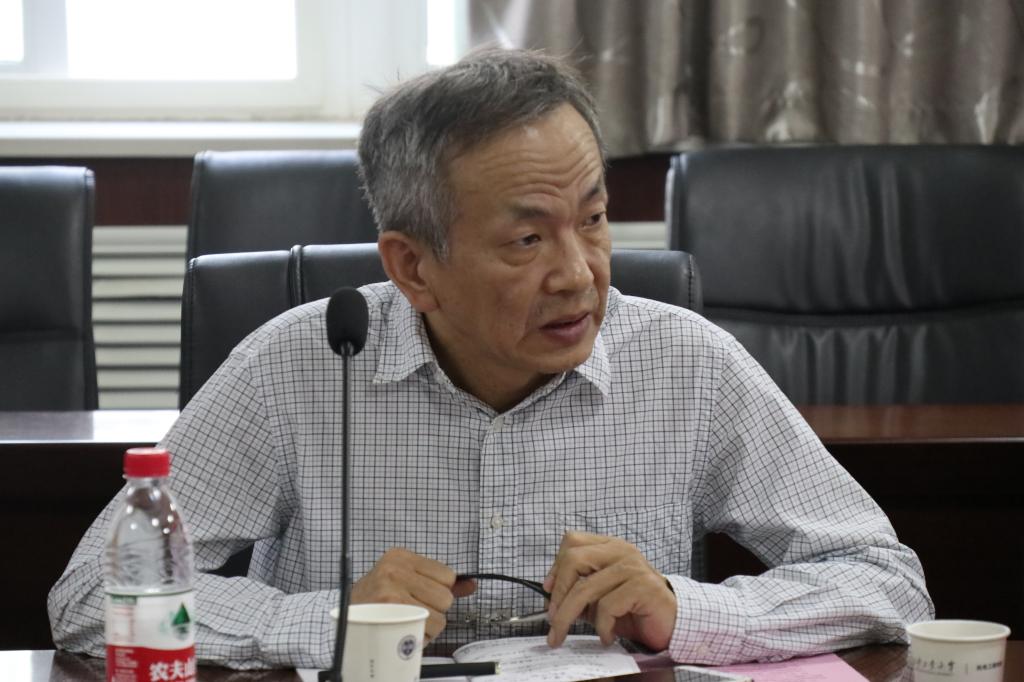 校党委委员、副校长刘卜参加伟德国际victor1946党委理论学习中心组(扩大)会议